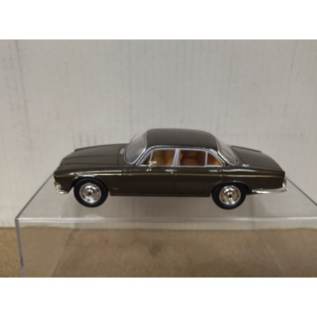 JAGUAR XJ6 4.2 SERIE 2 SABLE 1:43 VANGUARDS NO BOX