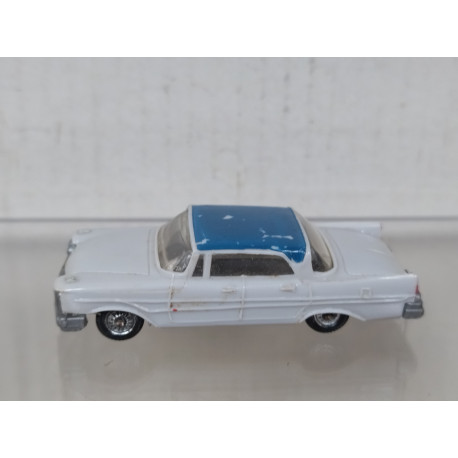 DeSOTO DIPLOMAT BICOLOR 1:87 H0 EKO BOX