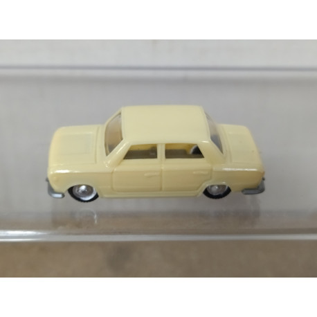 FIAT/SEAT 124 AMARILLO 1:87 H0 EKO NO BOX