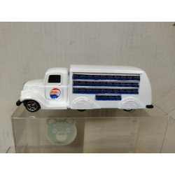 BOTTLE TRUCK DELIVERY 1947 WHITE PEPSI-COLA 1:87 H0 GOLDEN WHEELS
