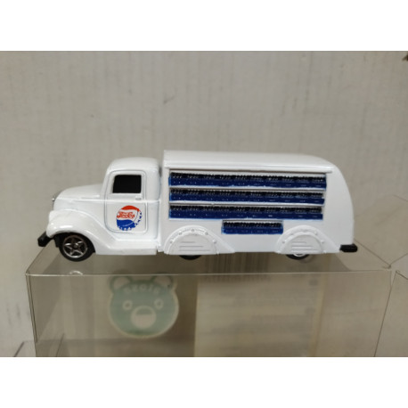 BOTTLE TRUCK DELIVERY 1947 WHITE PEPSI-COLA 1:87 H0 GOLDEN WHEELS