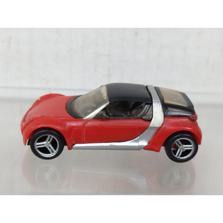 SMART ROADSTER COUPE RED/BLACK apx 1:72 KINDER SORPRESA