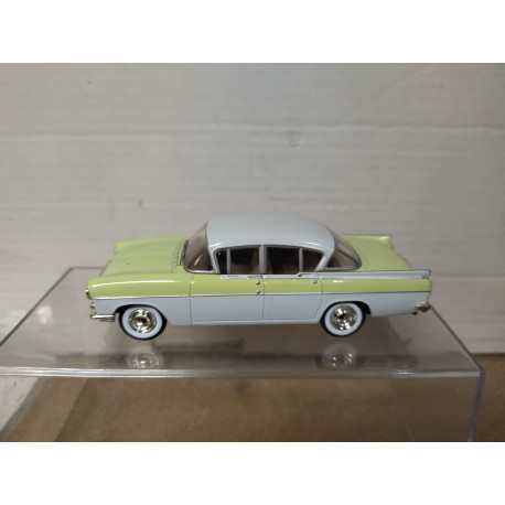 VAUXHALL CRESTA PA LIME YELLOW/SWAN WHITE 1:43 VANGUARDS VA06402
