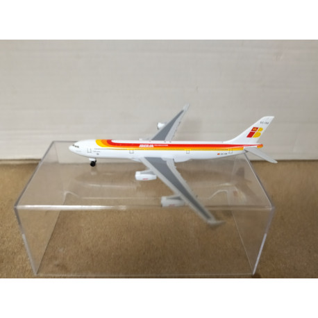 AIRBUS A340-300 IBERIA 13cm/1:400 GEMINI JETS