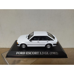 FORD ESCORT 1982 1.3 GL WHITE MATRICULA MANUAL 1:43 ALTAYA IXO