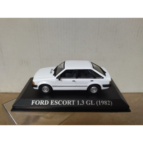 FORD ESCORT 1982 1.3 GL WHITE MATRICULA MANUAL 1:43 ALTAYA IXO