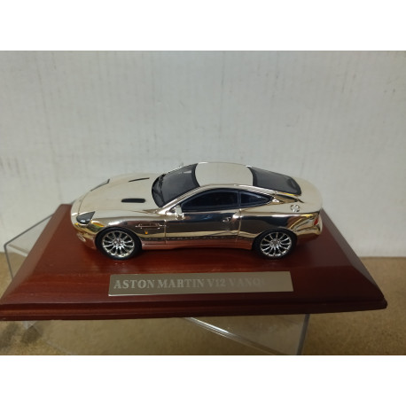 ASTON MARTIN V12 VANTAGE CHROME/SILVER 1:43 ALTAYA IXO BOX