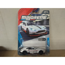 ASTON MARTIN VANTAGE GT8 WHITE SHOWROOM /apx 1:64 MAJORETTE