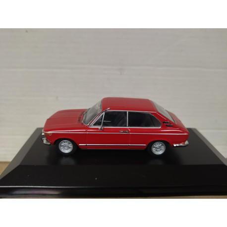 BMW E10 2000i TOURING 1972 RED 1:43 MINICHAMPS BOX NO ORIGINAL DEFECT/MATRICULA