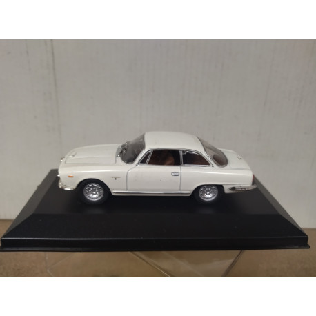 ALFA ROMEO 2600 SPRINT 1962 WHITE 1:43 BOX NO ORIGINAL DEFECT/PARACHOQUES MAL