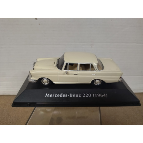 MERCEDES-BENZ W111 220 1964 BEIGE 1:43 DeAGOSTINI IXO