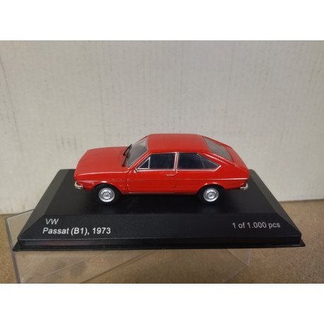 VOLKSWAGEN PASSAT 1973 B1 RED 1:43 WHITEBOX IXO NO CARTON