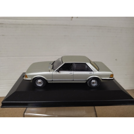 FORD GRANADA GL 1982 SILVER MATRICULA ESPAÑA 1:43 ALTAYA IXO BOX NO ORIGINAL