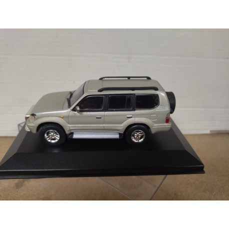 TOYOTA LAND CRUISER 1998 (SERIE 100) 1:43 DelPRADO BOX NO ORIGINAL/DEFECT PINTURA