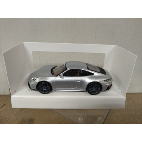 PORSCHE 911 GTS 2024 POLAR SILVER 1:43 NOREV JETCAR 750065