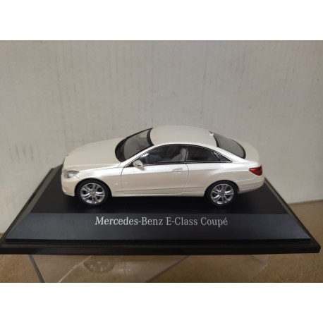 MERCEDES-BENZ C207 E-CLASS COUPE 2009 WHITE 1:43 SCHUCO NO CARTON