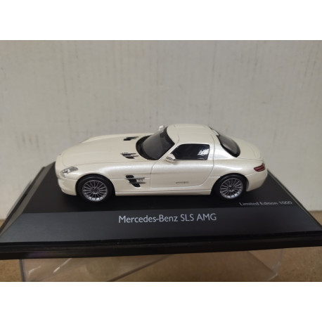 MERCEDES-BENZ C197 SLS AMG WHITE 1:43 SCHUCO NO CARTON