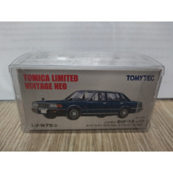 NISSAN CEDRIC 4 DOOR SEDAN 1:64 TOMICA LIMITED NEO N-75b
