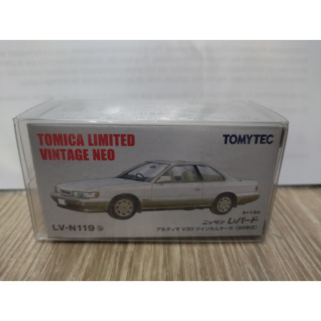 NISSAN LEOPARD ULTIMA TURBO 1:64 TOMICA LIMITED NEO N-119b