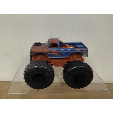 STEER CLEAR PURPLE BEAST BASHERS MONSTER TRUCK 1:64 HOT WHEELS NO BOX