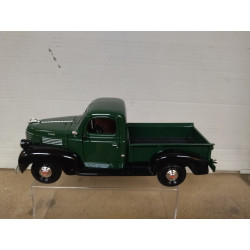 PLYMOUTH PICKUP 1941 GREEN 1:24 MOTOR MAX NO BOX