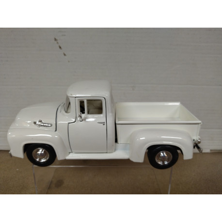 FORD F-100 PICKUP 1956 WHITE 1:24 MOTOR MAX NO BOX