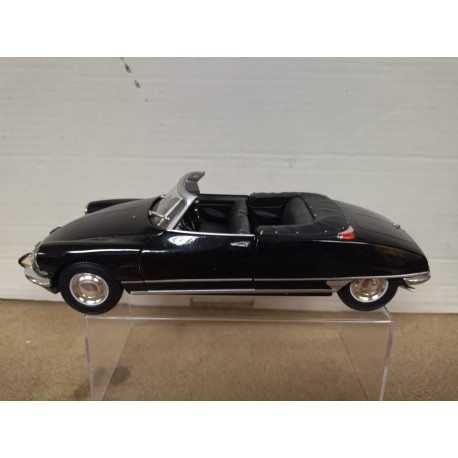 CITROEN DS 19 CABRIOLET BLACK 1:24 WELLY NO BOX