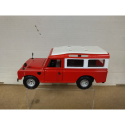 LAND ROVER 109 RED/WHITE 1:25 BBURAGO NO BOX
