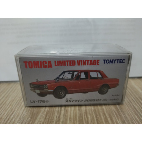 NISSAN SKYLINE 2000 GT-R RED 1:64 TOMICA LIMITED VINTAGE LV-176c