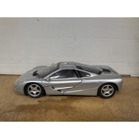MCLAREN F1 1993 SILVER 1:18 MAISTO NO BOX