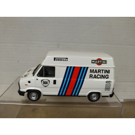 FIAT 242 MARTINI ASSISTANCE RALLY 1:43 ALTAYA IXO DEFECT/NO RETROS/NO BOX