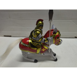 CABALLERO MEDIEVAL HOJALATA/TIN TOY REPLICA NO BOX/NO LLAVE