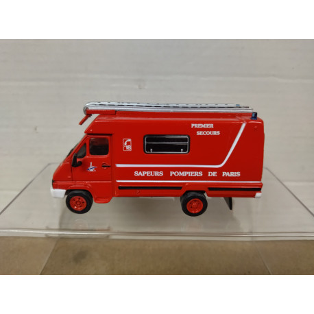 RENAULT MASTER 1988 B90 PSE PARIS FIRE 1:64 DelPRADO DEFECT/NO RETRO/NO BOX