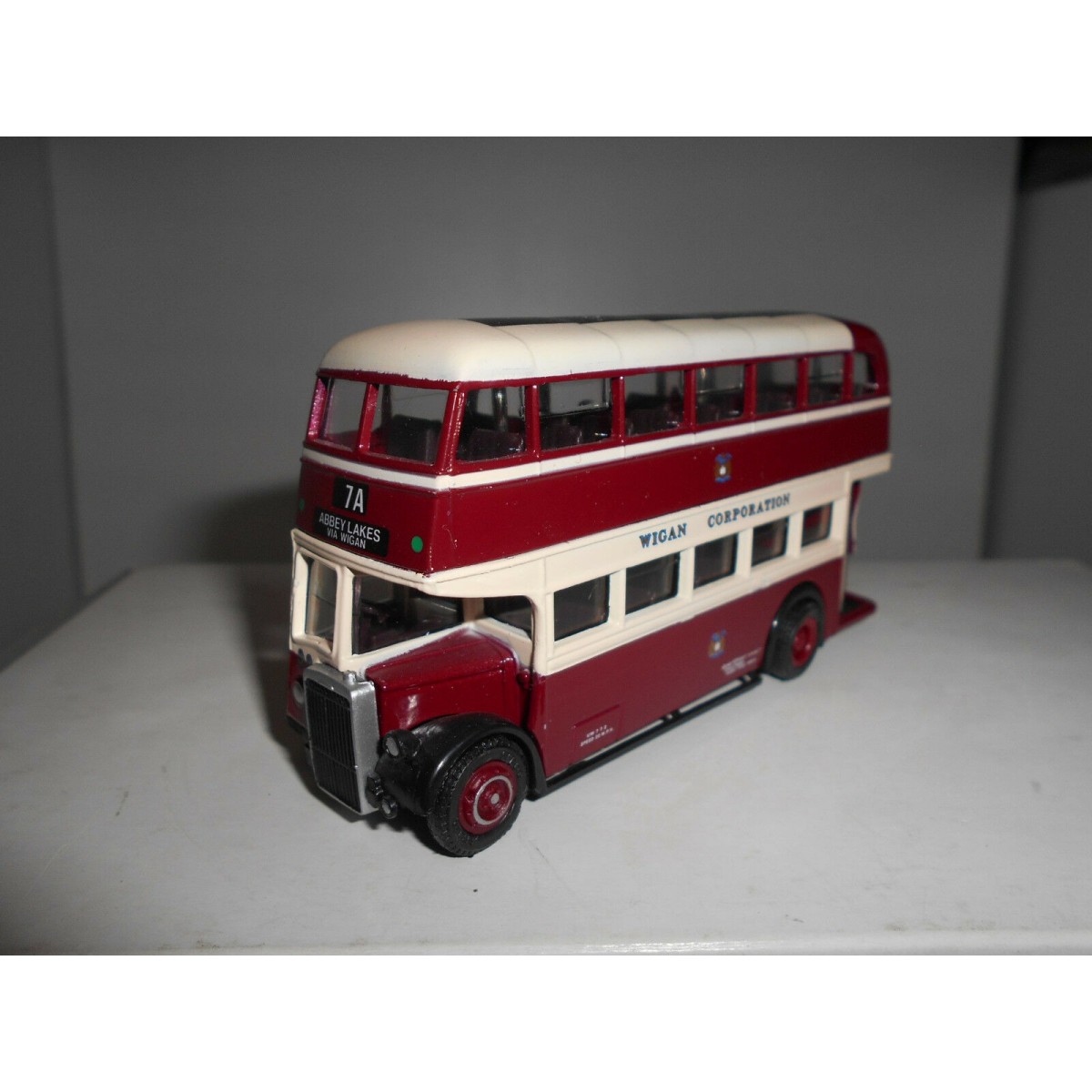 EFE 1/76 16002 LEYLAND PD2 BUS LOWBRIDGE TODMORDEN BR