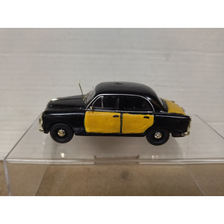 SEAT 1400 B 1956 TAXI BARCELONA 1:43 BRUMM REPINTADO/DESGUACE/NO BOX