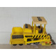 ASFALTADORA/ASPHALT PAVER ROCO CONSTRUCTION apx 1:87 H0 REALTOY NO BOX/SUCIO