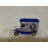 FURGONETA/VAN TIPO FORD AMERICAN AIRLINES 1:72/1:64 ? 8cm LONG GOLDEN WHEELS