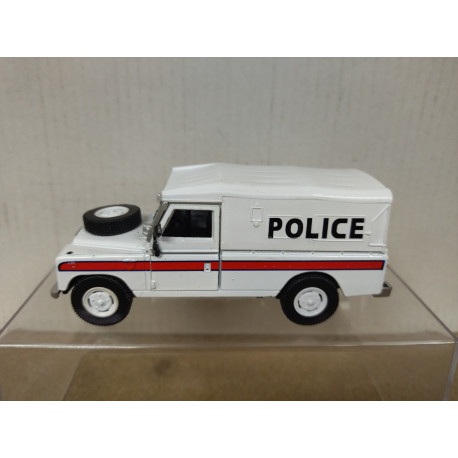 LAND ROVER 109 SERIE 3 1971 UK POLICE 1:43 CARARAMA NO BOX