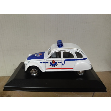 CITROEN 2CV ERTZAINTZA POLICE apx 1:36 GUISVAL HARD BOX