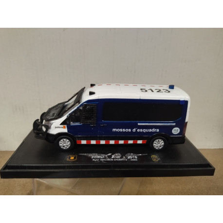 FORD TRANSIT MOSSOS D´ESQUADRA ARRO 1:43 GREENLIGHT TRANSKIT DEFECT/NO RETRO