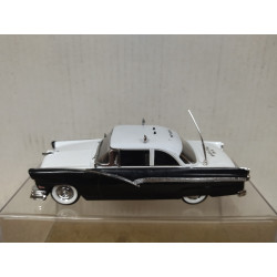 FORD FAIRLANE 1956 POLICE NEW YORK 1:43 QUARTZO DEFECT/ANUNCIO/NO BOX