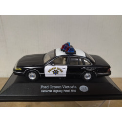 FORD CROWN VICTORIA 1995 CALIFORNIA HIGHWAY POLICE 1:43 FABBRI URNA NO ORIGINAL