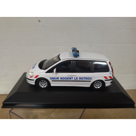 PEUGEOT 807 SMUR NOGENT LE ROTROU 1:43 CARARAMA BOX NO ORIGINAL