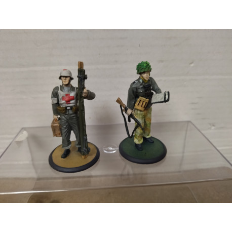 GER 131 SANITATOBERSOLDAT + UNTEROFFIZIER WW 2 1:32 ATLAS FIGURES PLOMO
