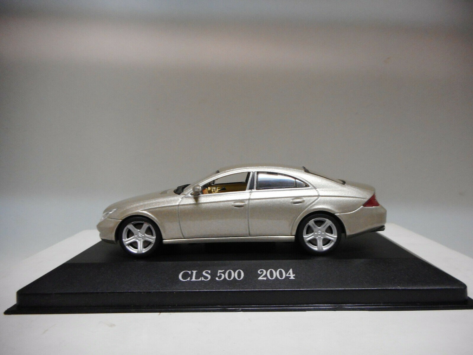 de agostini mercedes benz silver CLS 500 2004 car 1:43 scale diecast model 