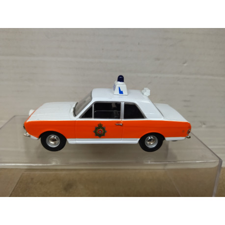 FORD CORTINA MK.II 1600 GT LANCANSHIRE POLICE UK 1:43 VANGUARDS DEFECTUOSO/NO BOX