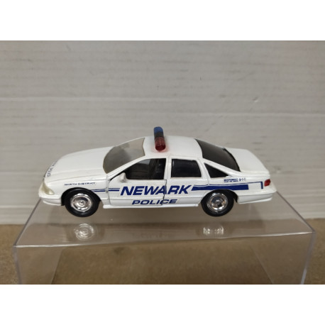 CHEVROLET CAPRICE 1997 NEWARK POLICE USA 1:43 ROAD CHAMPS NO BOX