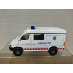 FURGONETA/VAN EMERGENCY AMBULANCE NO BOX TOY