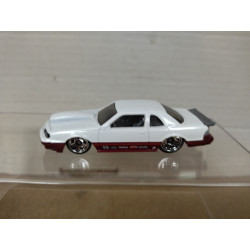 FORD THUNDERBIRD 1988 WHITE 1:64 HOT WHEELS NO BOX