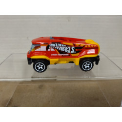 BAJA BISON T5 FIRST RESPONSE 1:64 HOT WHEELS NO BOX